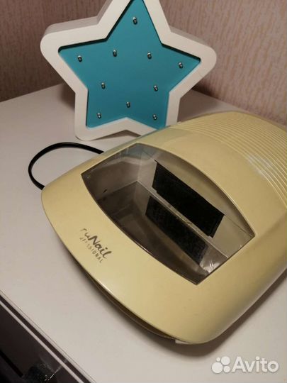 Лампа для сушки ногтей