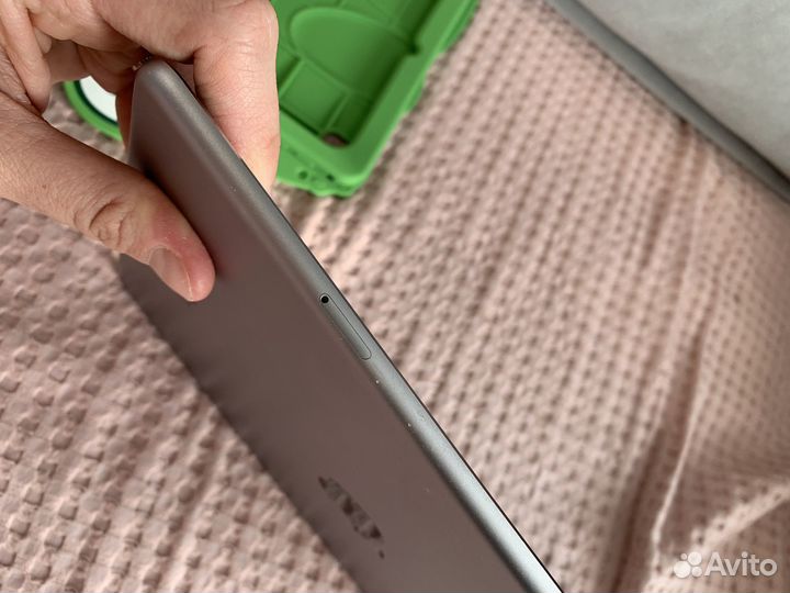 iPad pro cellular 9.7 256гб sim