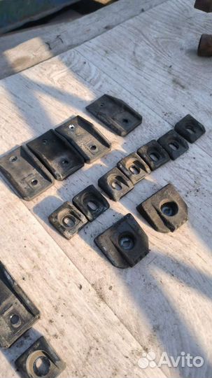 Упор крышки багажника Audi 100c4 a6c4 4A5827347