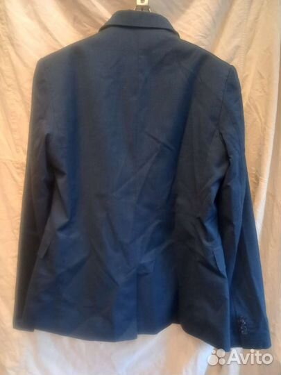 Школьный пиджак синий мятый нужно гладить