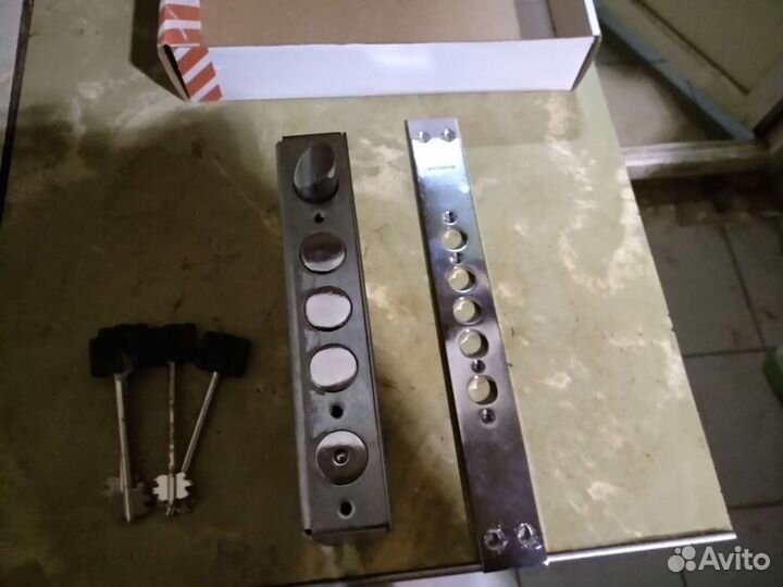 Замок дверной для железной двери