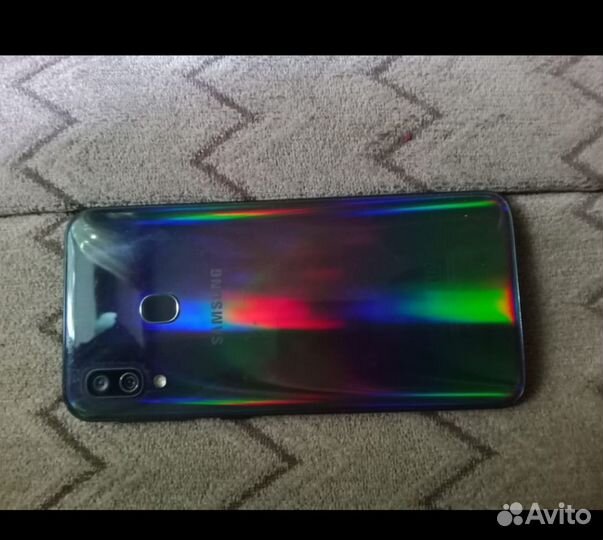 Samsung Galaxy A40, 4/64 ГБ