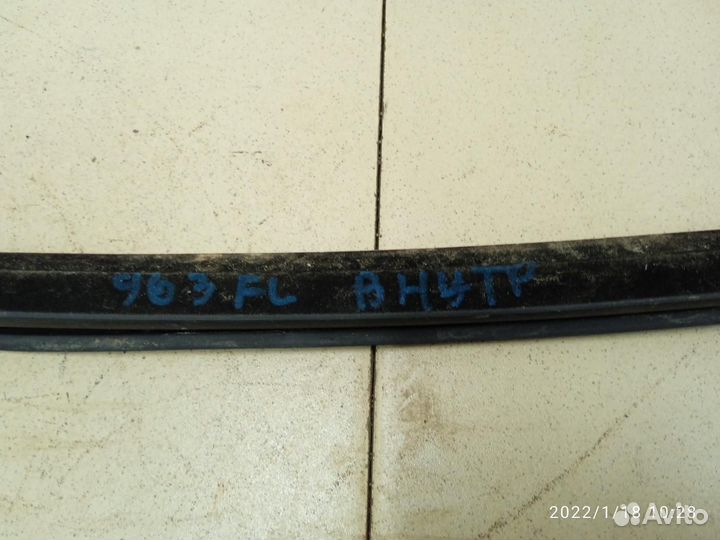 Накладка стекла переднего левого Solaris 2010-2017