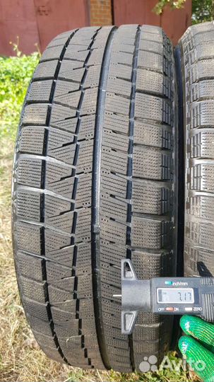 Bridgestone Blizzak Revo GZ 215/60 R16