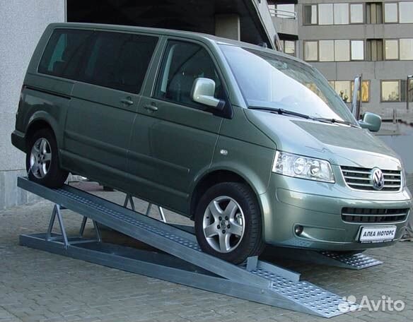 Автомобильный подиум. Сцена