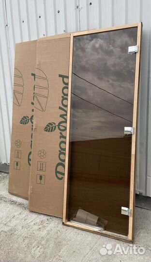 Дверь стеклянная для бани и сауны