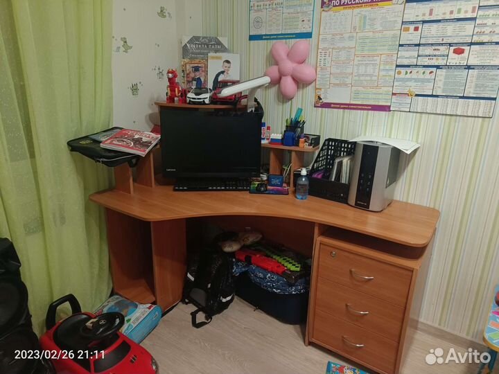 Компьютерный стол