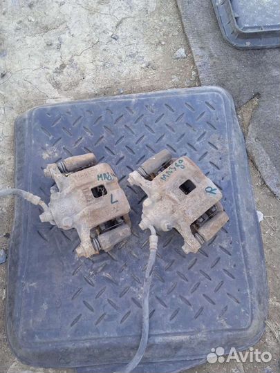 Суппорт задний Mazda Millenia 2.5