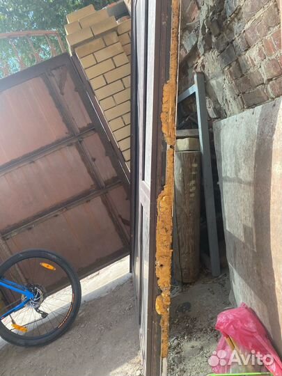 Дверь алюминиевая со стеклом