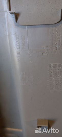 Обшивка стойки Nissan Navara D40