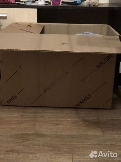 Коробка с вещами