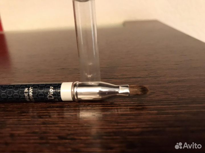 Карандаш для губ Dior кисть для губ Dior