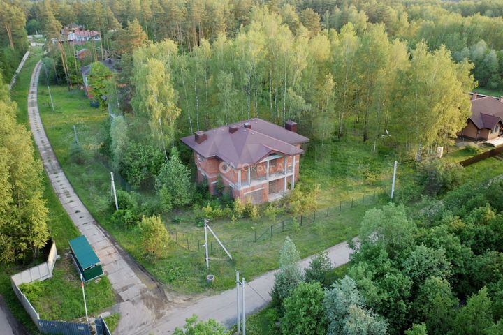 Дом 300 м² на участке 22,5 сот.