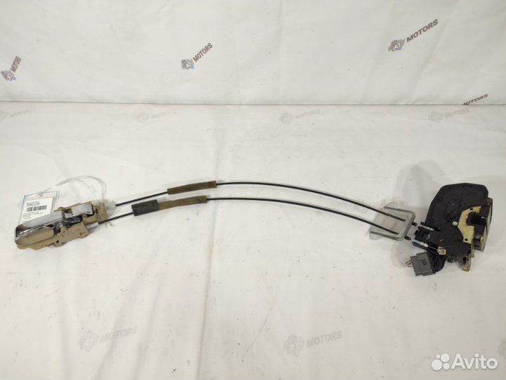 Замок двери передний правый Nissan Serena C25