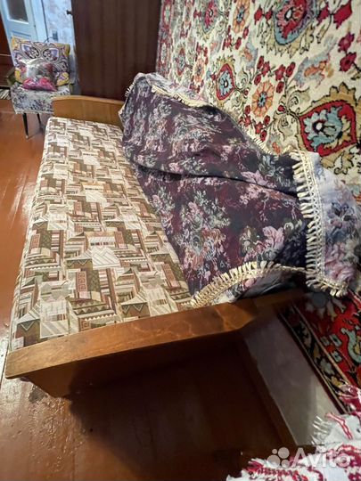 Диван б/у советский