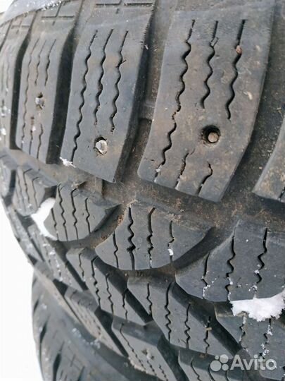 Tigar Sigura Stud 215/55 R16 97T