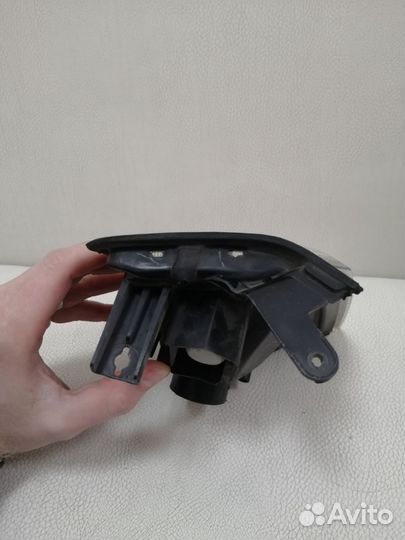 Габарит левый Toyota Crown