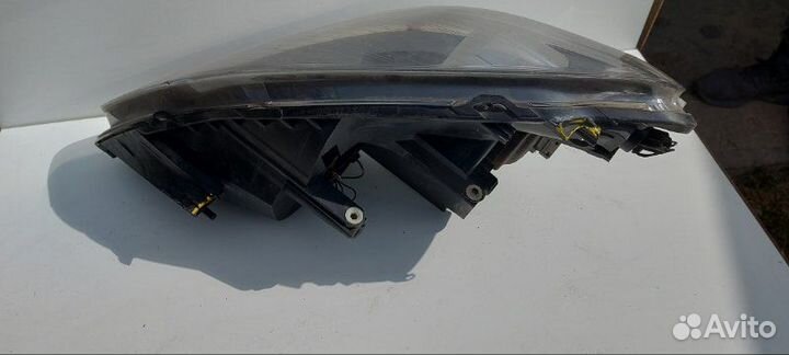 Фара галогеновая передняя правая Opel Zafira B