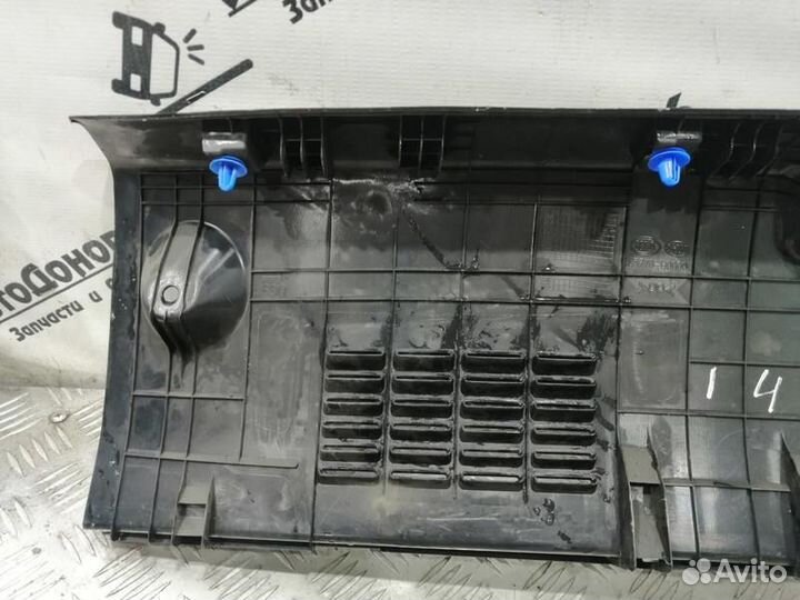 Обшивка задней панели багажника Kia Rio 4 седан