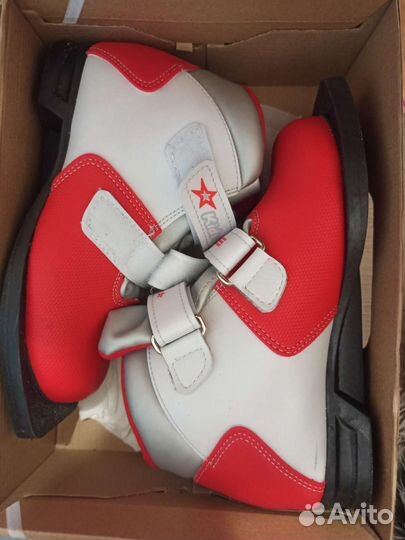 Лыжные ботинки размер 34