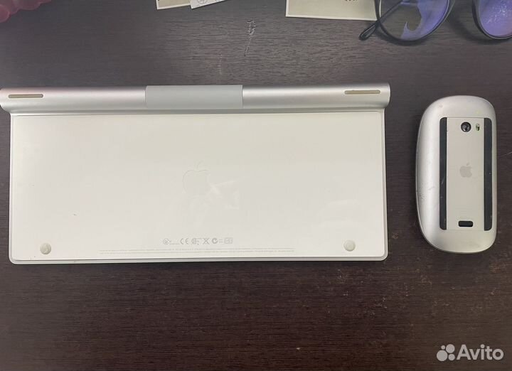Apple magic keyboard / Apple magic mouse