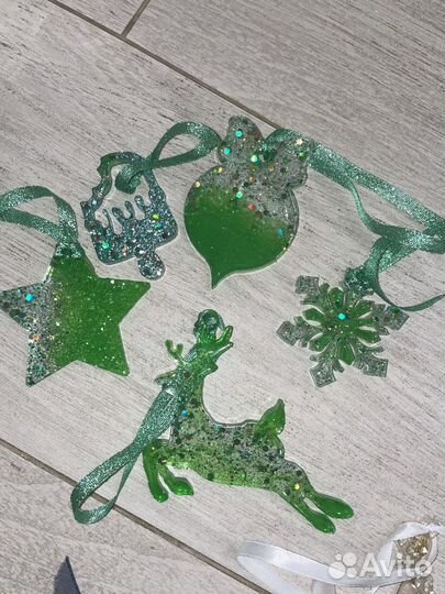 Елочные игрушки из эпоксидной смолы