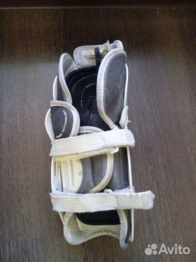 Щитки хоккейные Bauer Nexus 600 Jr 10