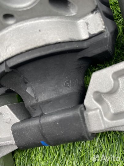 Опора двигателя двс на Форд Фокус 2-3 (1.6-2.0л)