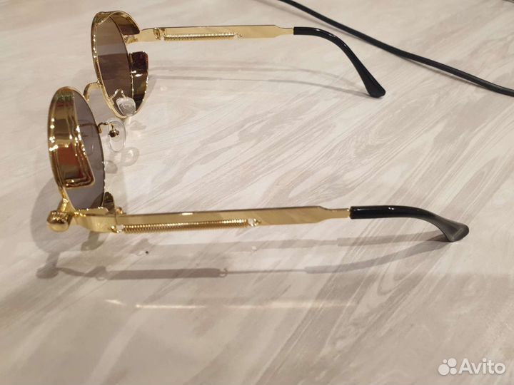 Солнцезащитные очки