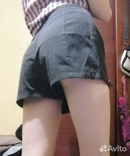 Шорты классические женские