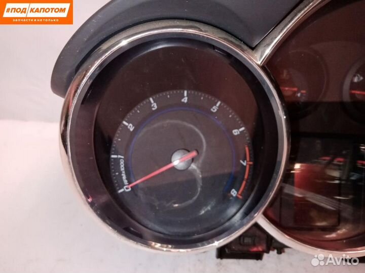 Панель приборов (щиток) Chevrolet Cruze 688014257