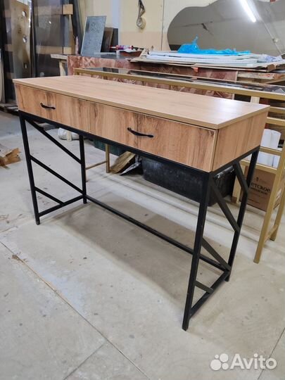 Консоль с ящиками