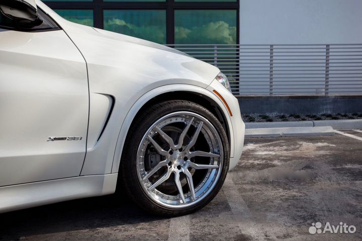 Кованые диски R22 GT Performance на BMW X5 M