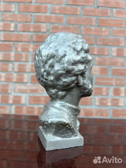Бюст А.С.Пушкин
