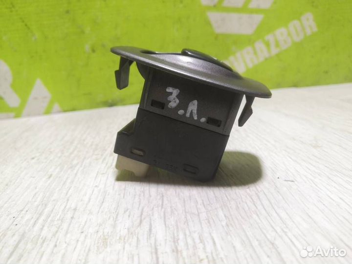 Кнопка стеклоподъемника Хендай Акцент 2