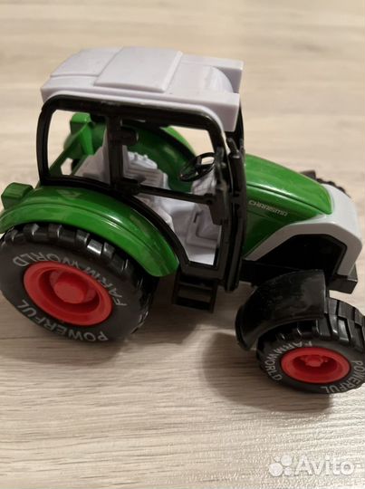 Трактор Chaaisma Powerful Farmworld