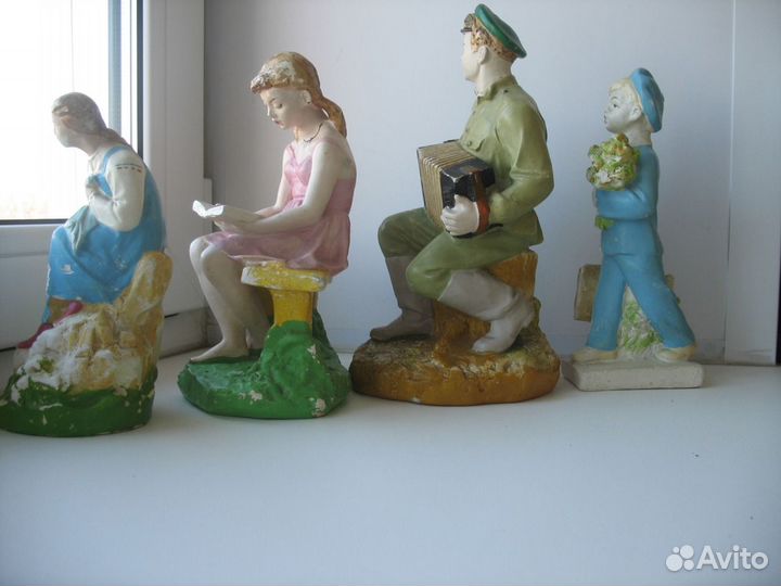 Фигурки Бровкин, девушка с книгой, школьник