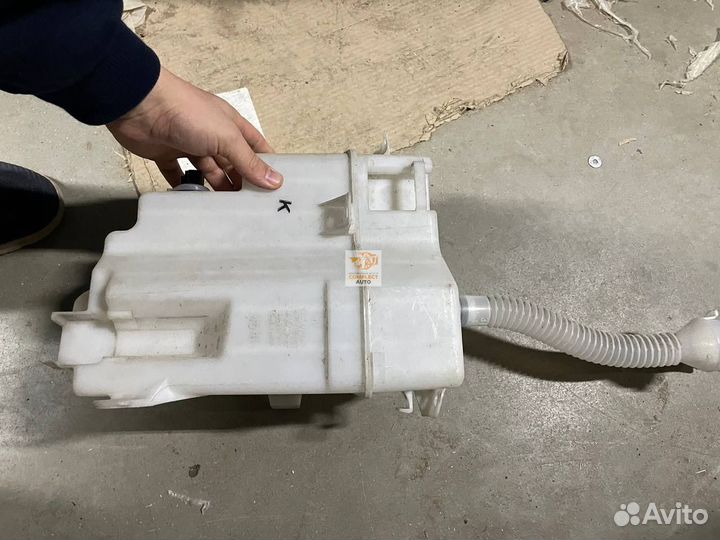 Бачок омывателя Lexus NX (2014-2021)