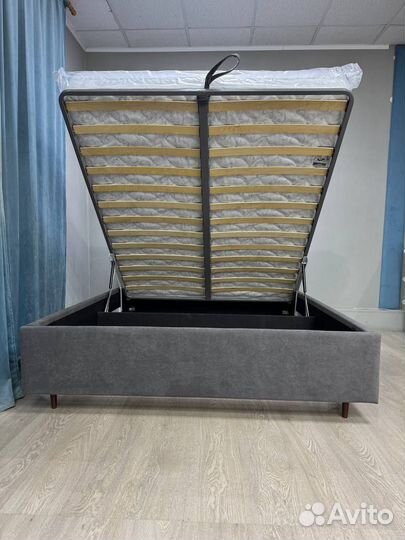 Кровать двуспальная 160х200