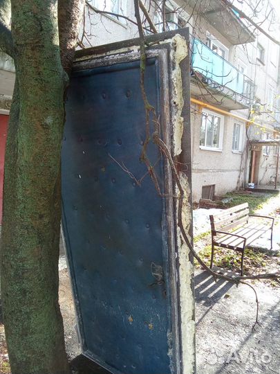 Продам входную дверь бу