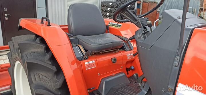 Мини-трактор Kubota GL27, 2004