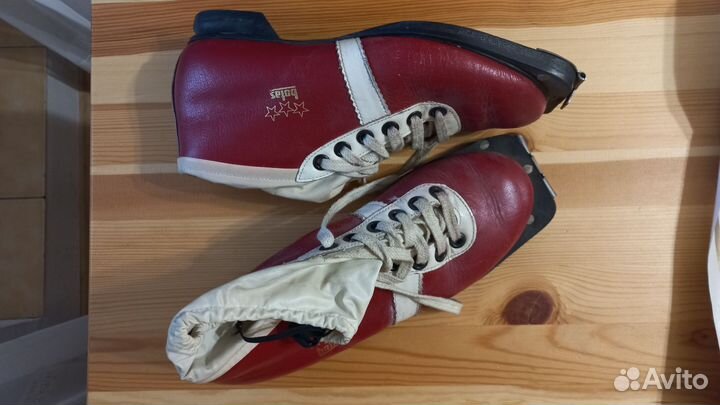 Лыжные ботинки