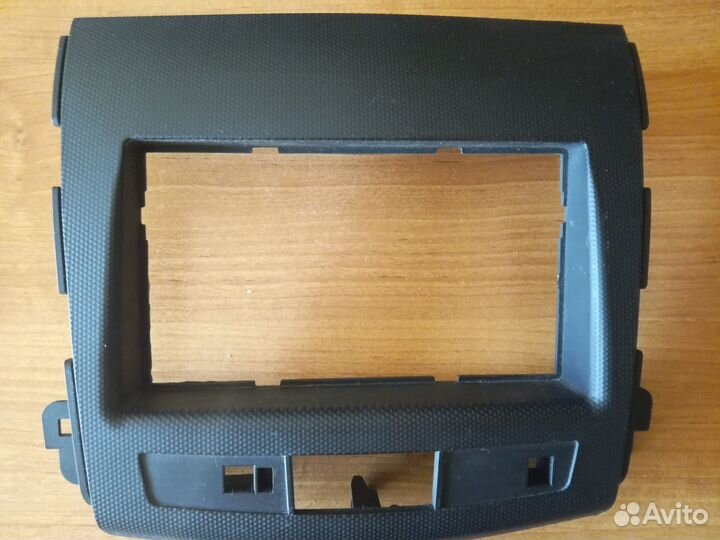 Переходная рамка Mitsubishi Outlander XL 2DIN