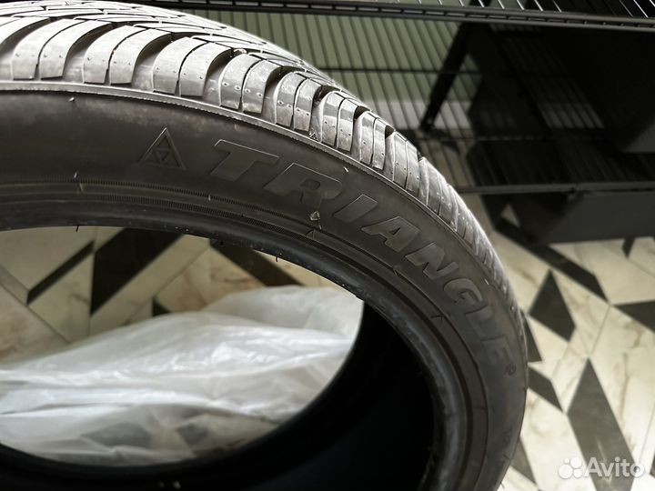 Triangle SeasonX TA01 235/40 R19 96Y