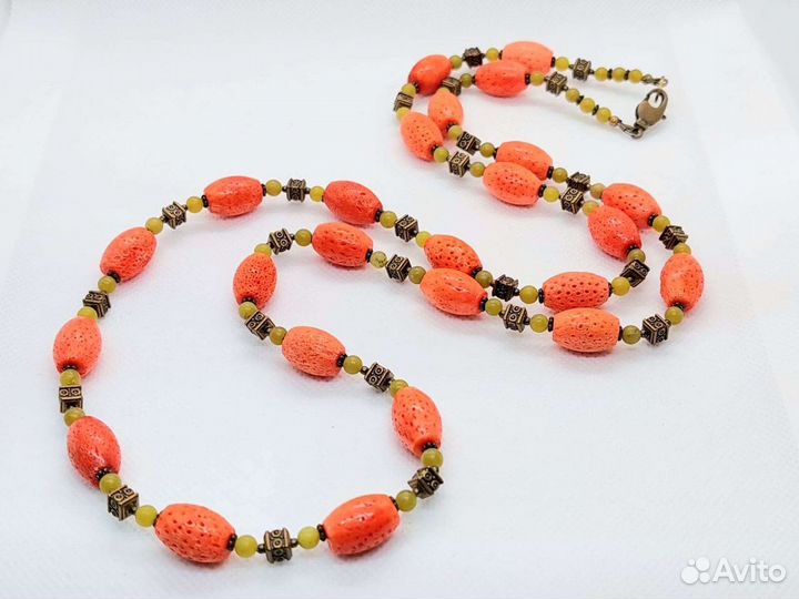 Колье Коралл, нефрит