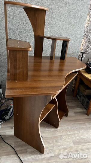 Компьютерный стол