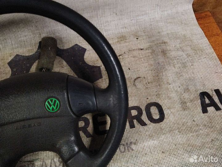 Руль volkswagen Golf 3
