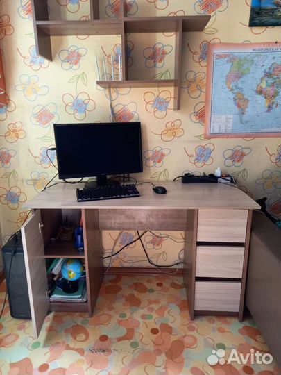 Компьютерный стол