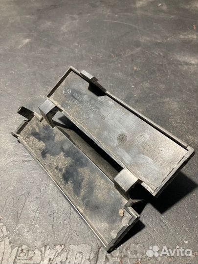 Рамка противотуманной фары передняя левая Bmw 5