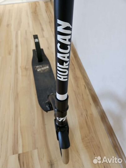 Самокат Huracan